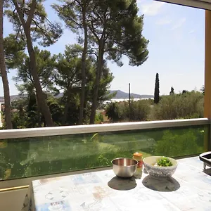 Grand T2 Vue Calme Climatisé 500 M Village Et Parking Gratuit Appartement